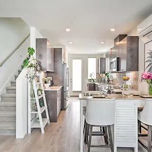 Apartment Stylish Townhome In Ballard, Seattle
